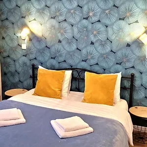 Brand New With Private Bathroom And Balcony-terrasse Maison d'hôtes Bruxelles